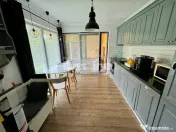 Casa/ afacere, Miroslava