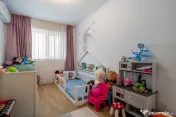 Apartament cu terasa cat o gradina, trei boxe si doua locuri