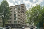 Apartament cu terasa cat o gradina, trei boxe si doua locuri