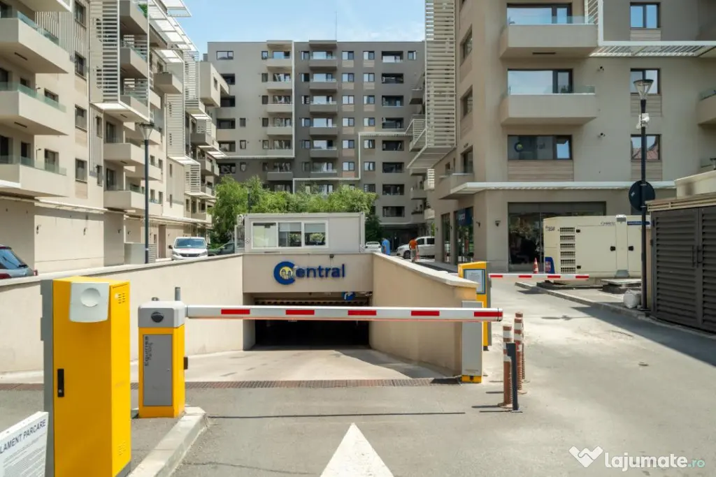 Apartament cu terasa cat o gradina, trei boxe si doua locuri