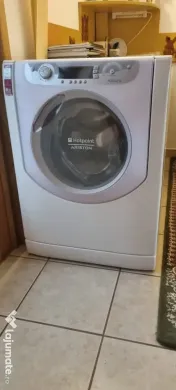 Vând mașină de spălat Hotpoint ARISTON, în condiții bune. 