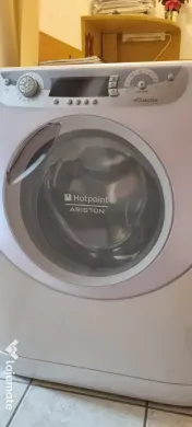 Vând mașină de spălat Hotpoint ARISTON, în condiții bune. 