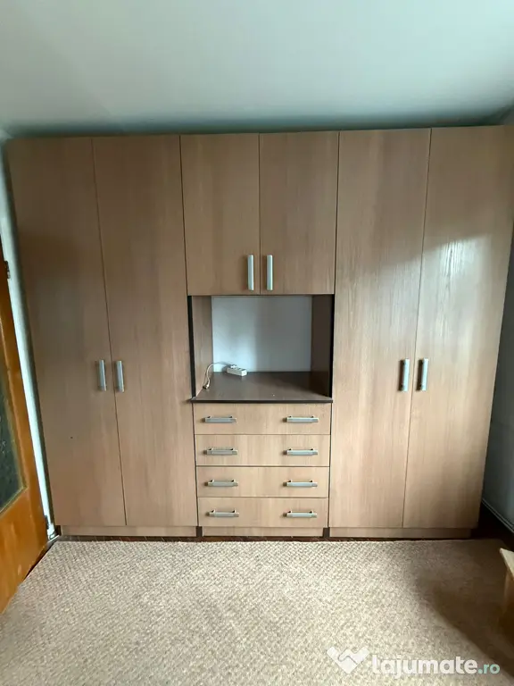 Vând mobilă dormitor + colțar extensibil – Bistrița
