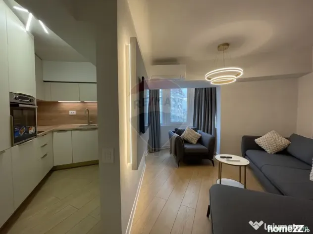 Apartament renovat, prima inchiriere - Piata Alba Iulia
