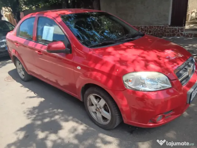 Vand Chevrolet Aveo anul 2010 motor 1 4 pe benzina aer condiționat în stare de funcționare bună.
