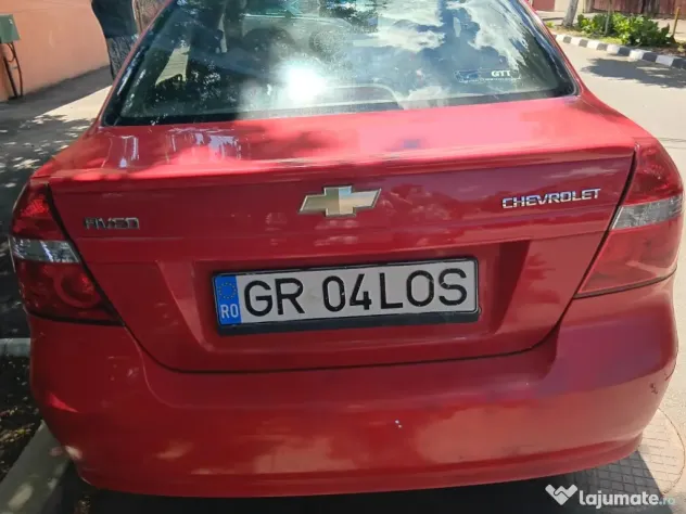 Vand Chevrolet Aveo anul 2010 motor 1 4 pe benzina aer condiționat în stare de funcționare bună.