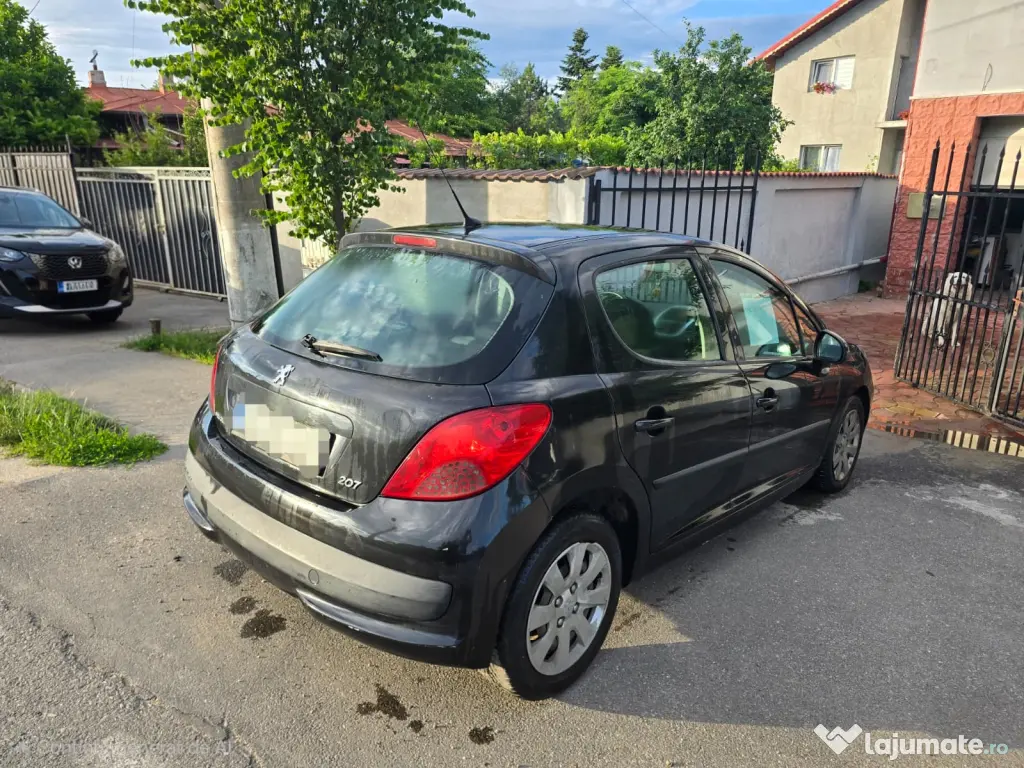 Vând Peugeot 207 diesel, an 2008, cu 178.873 km