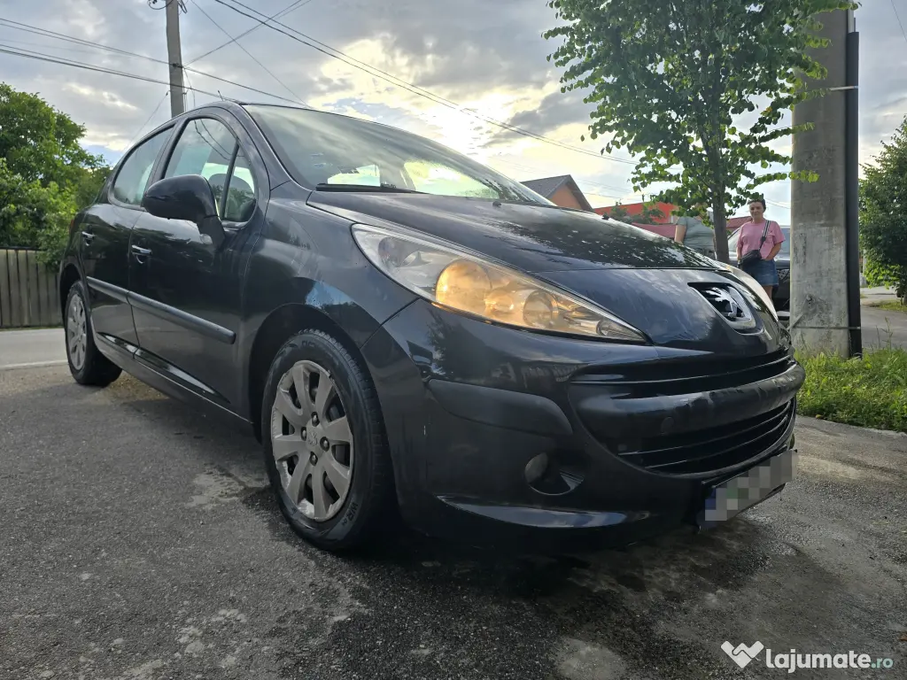 Vând Peugeot 207 diesel, an 2008, cu 178.873 km