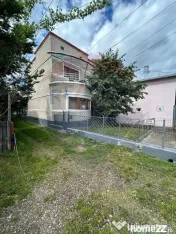 Casă de vânzare | Rădăuți | Ștefan cel Mare + 2 garaje