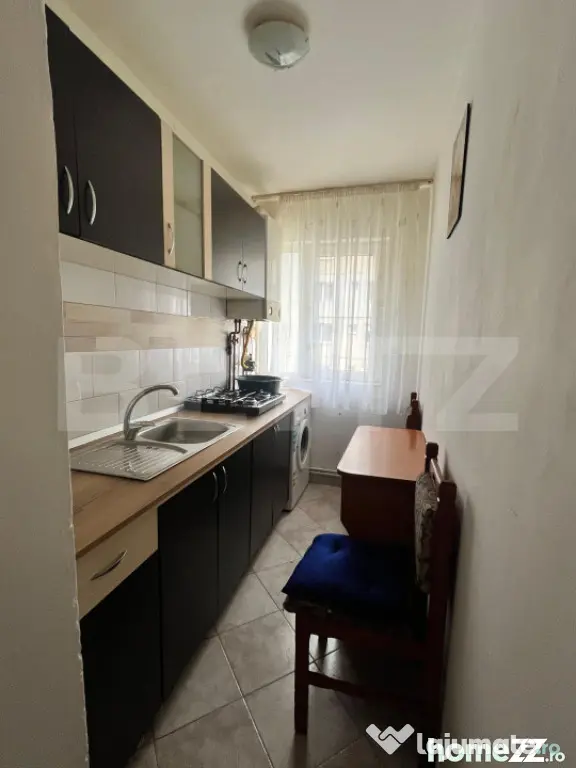 Apartament cu 3 camere, etaj 2, zona Lama