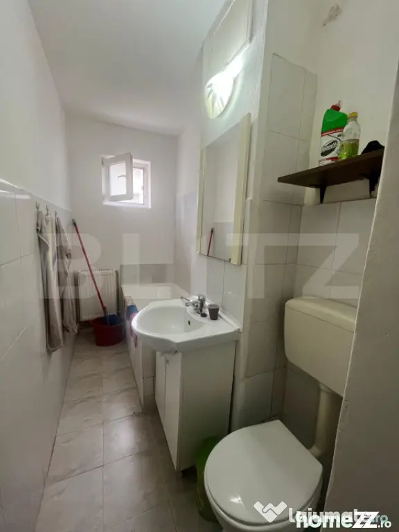 Apartament cu 3 camere, etaj 2, zona Lama
