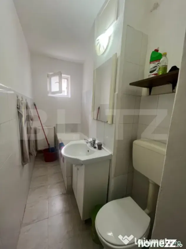 Apartament cu 3 camere, etaj 2, zona Lama