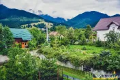 Aleasa Pensiune, pe 1.400 mp teren, in curcubeu montan, Bran 