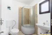 Aleasa Pensiune, pe 1.400 mp teren, in curcubeu montan, Bran 