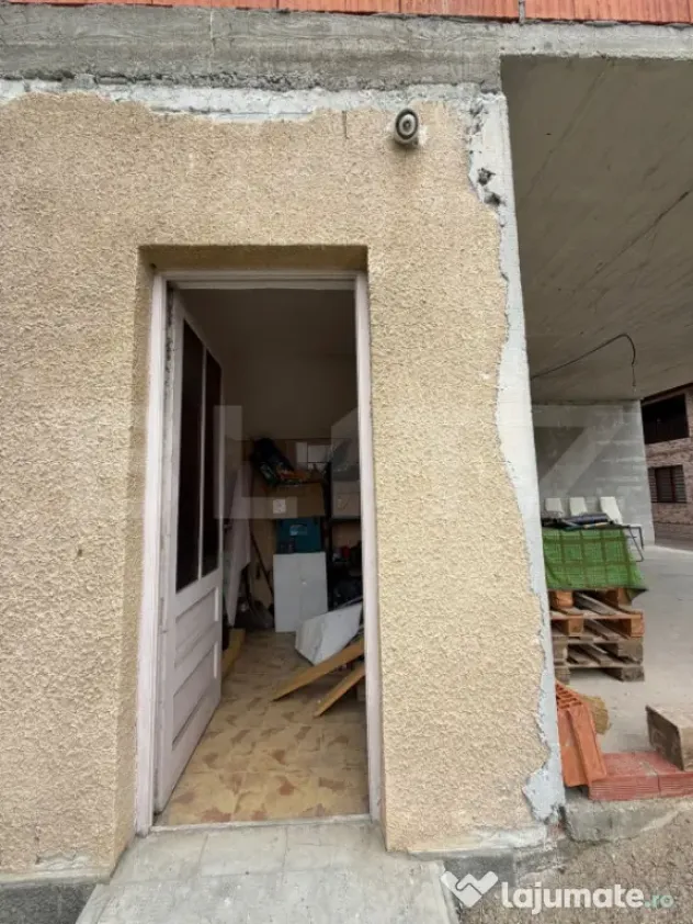 Casa 180 mp, teren 793 mp, zona centrala Campia Turzii