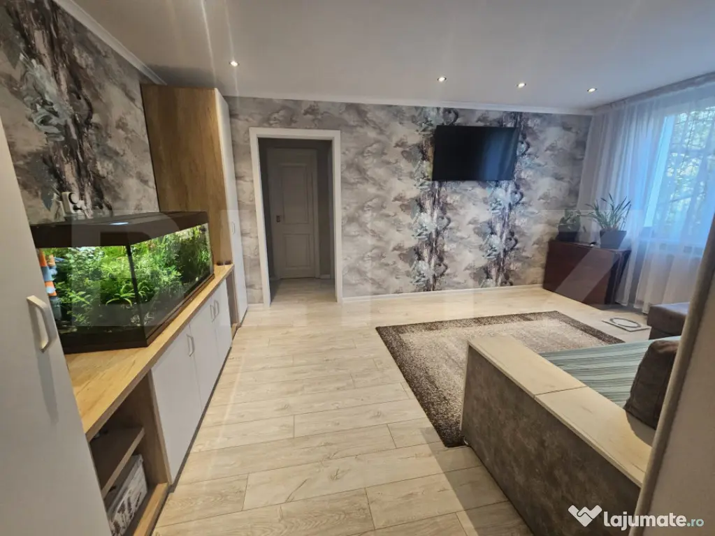 Apartament 3 camere, 72 mp, zona Tatarasi