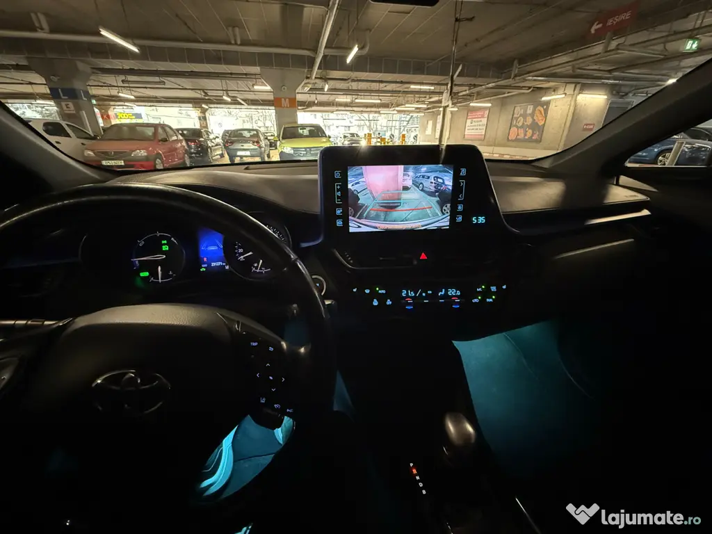 Toyota C-HR Hybrid Bi-Tone 2017