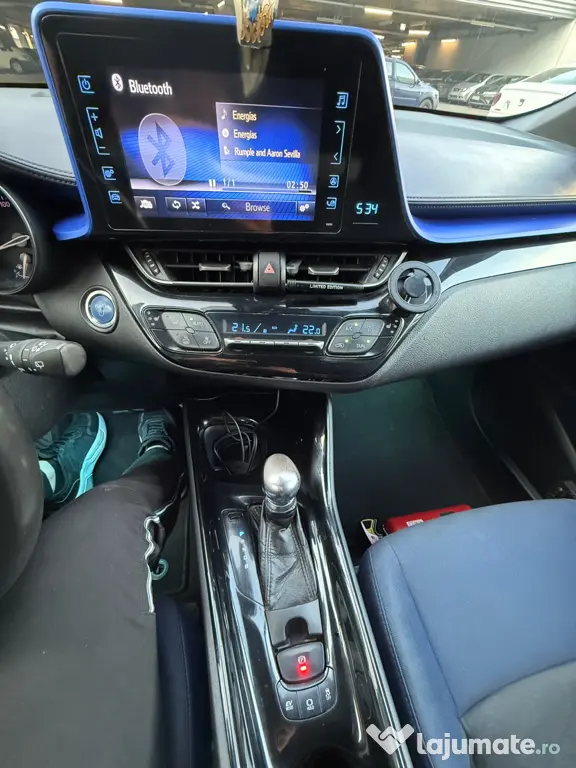 Toyota C-HR Hybrid Bi-Tone 2017
