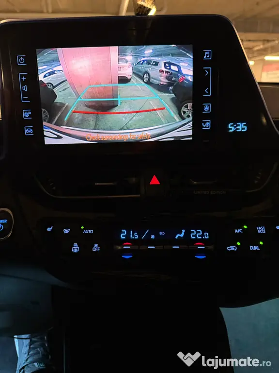 Toyota C-HR Hybrid Bi-Tone 2017