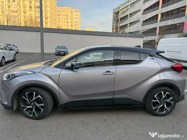 Toyota C-HR Hybrid Bi-Tone 2017