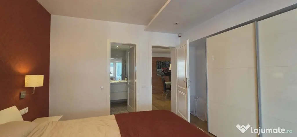 Apartament exclusivist 4 camere de vânzare, central, pietonal