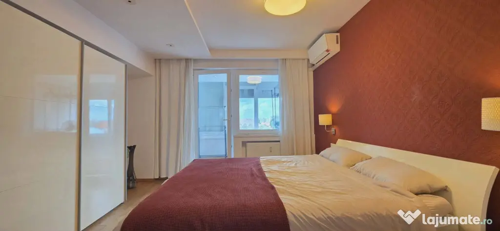 Apartament exclusivist 4 camere de vânzare, central, pietonal