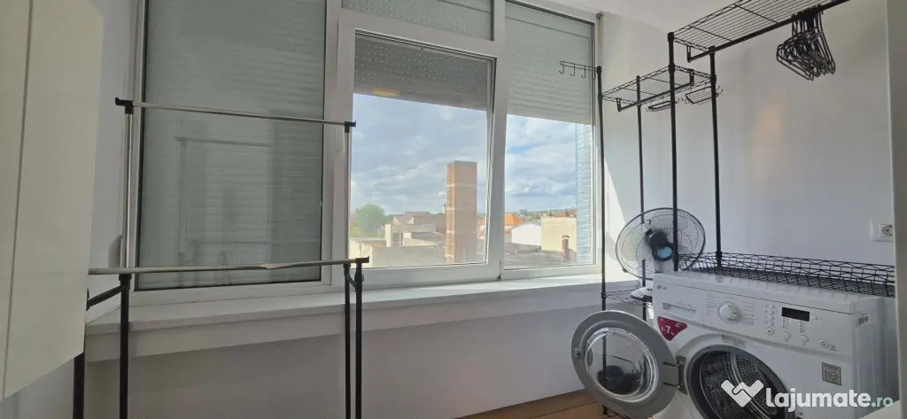 Apartament exclusivist 4 camere de vânzare, central, pietonal