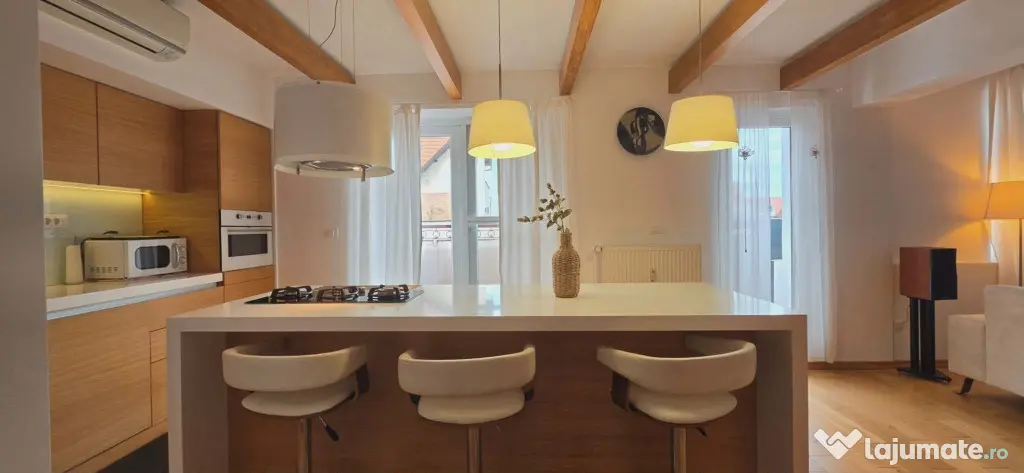 Apartament exclusivist 4 camere de vânzare, central, pietonal