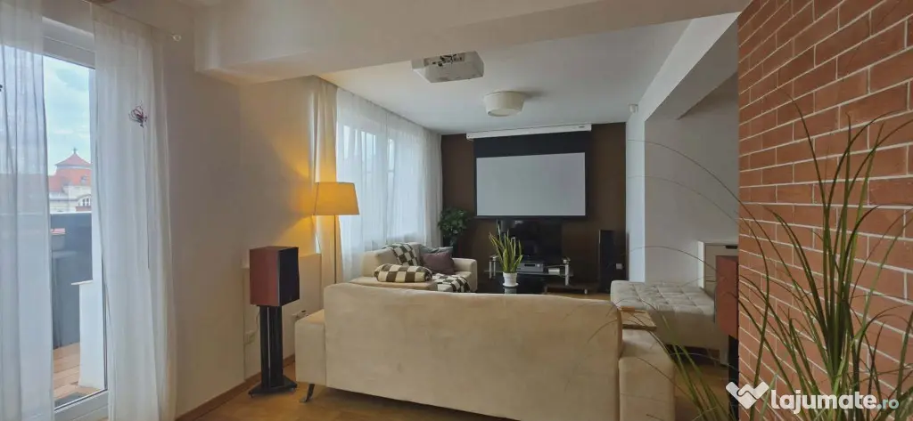 Apartament exclusivist 4 camere de vânzare, central, pietonal