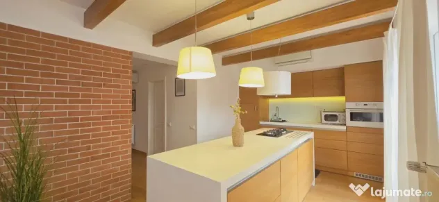 Apartament exclusivist 4 camere de vânzare, central, pietonal