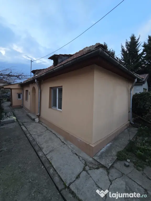 Casa de vanzare in cartier 23 August