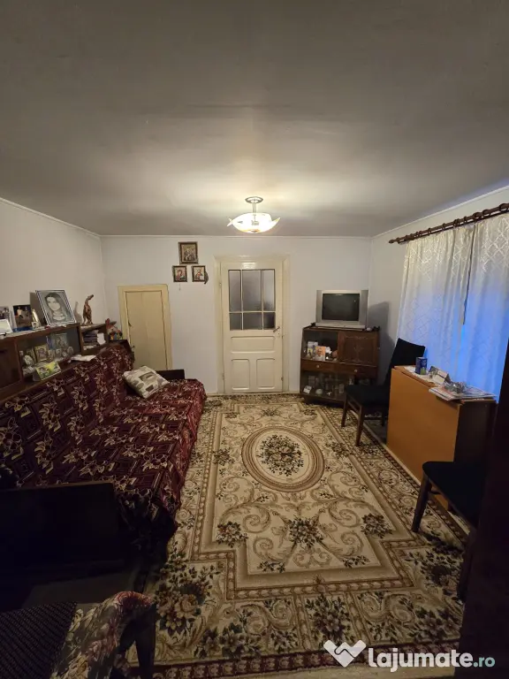 Casa de vanzare in cartier 23 August