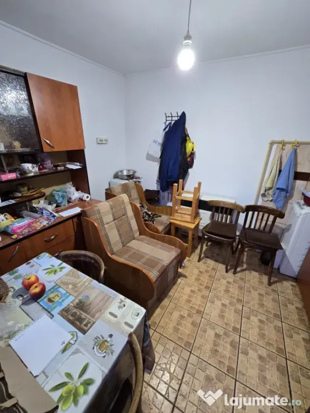 Casa de vanzare in cartier 23 August