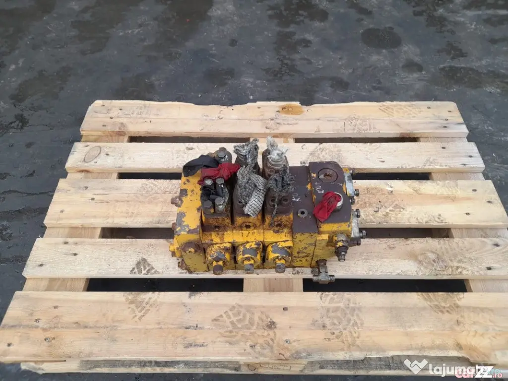 Distribuitor hidraulic buldozer Liebherr PR712