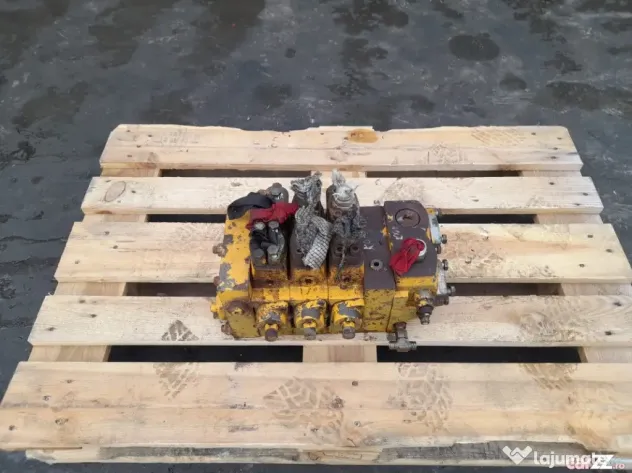 Distribuitor hidraulic buldozer Liebherr PR712