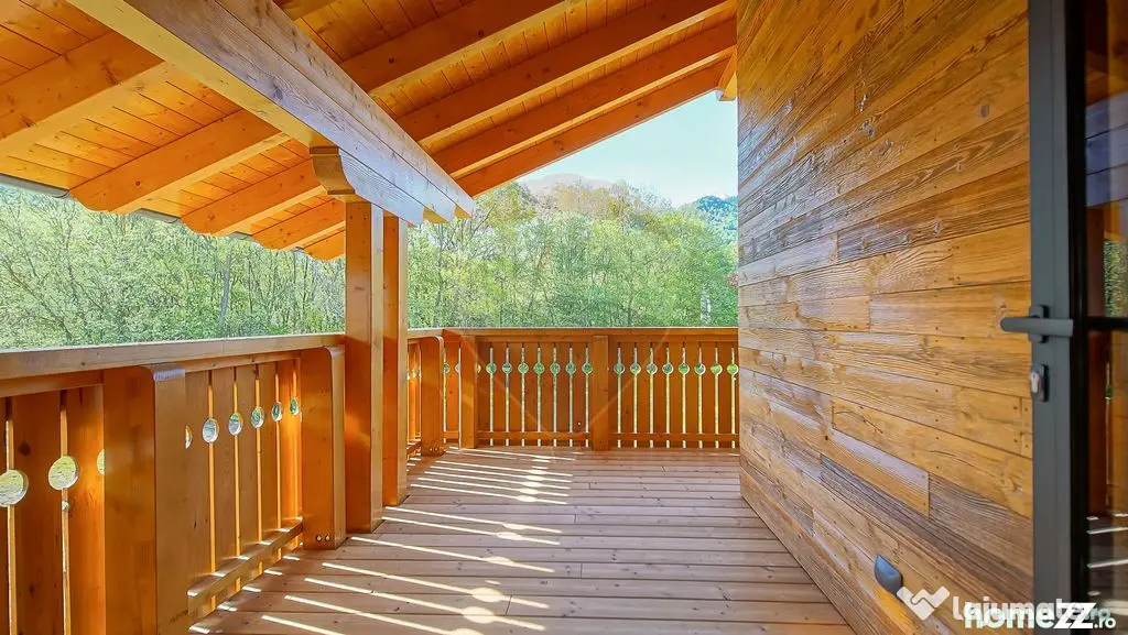 La poalele Bucegilor, ultimul chalet din proiectul Alpini...