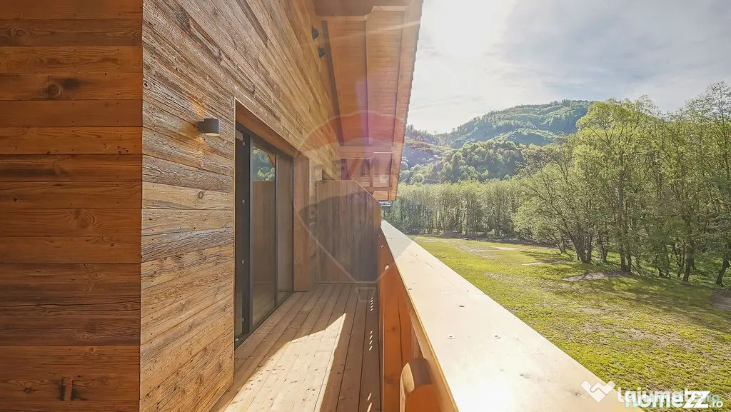 La poalele Bucegilor, ultimul chalet din proiectul Alpini...