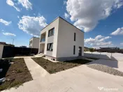 Casă modernă P+1 de vânzare 