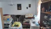 Casă bătrânească în Davideni – curte generoasă de 2. 