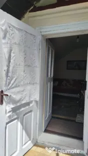 Casă bătrânească în Davideni – curte generoasă de 2. 