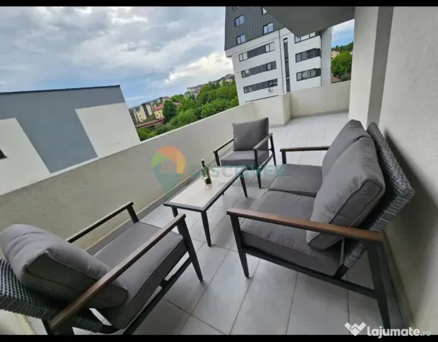 Apartament 2 camere Pacurari/terasa 28 mp/ incalzire in pard