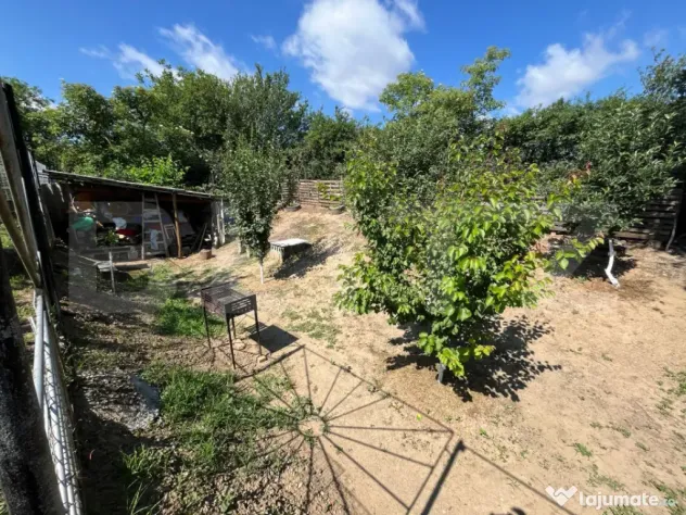 Vand casa in Paleu, intr-o zona linistita