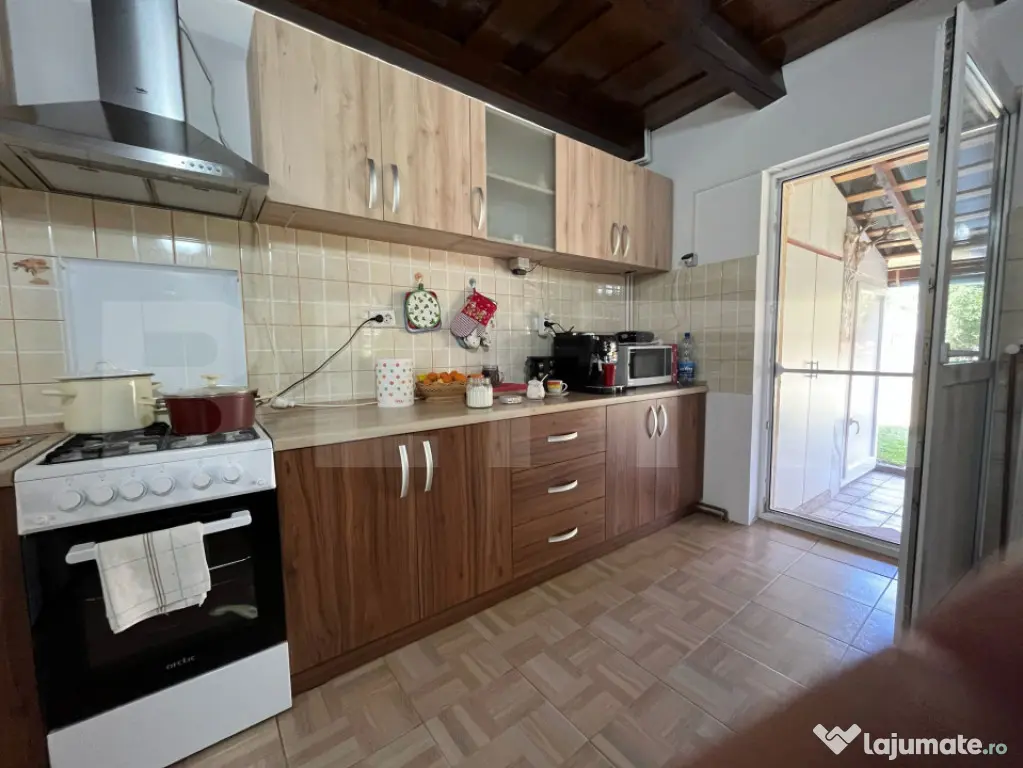 Vand casa in Paleu, intr-o zona linistita
