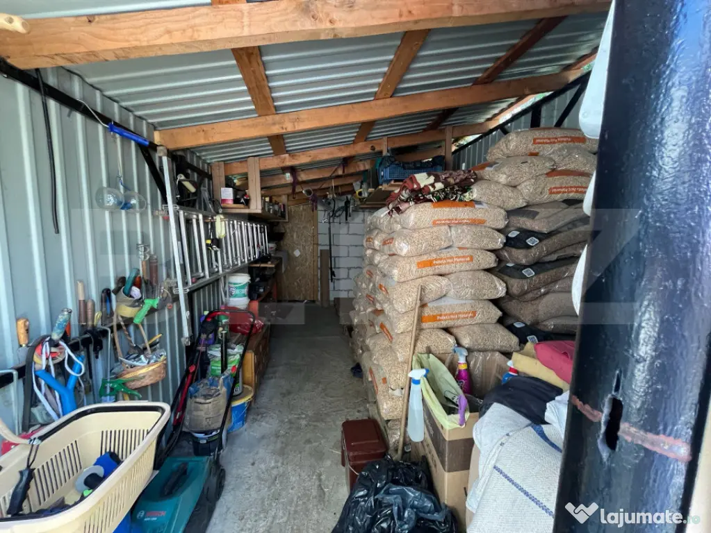 Vand casa in Paleu, intr-o zona linistita