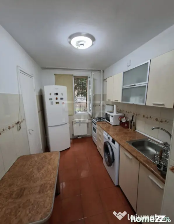 3 camere, P/4, 66mp, anvelopat-Drumul Taberei - Bucuresti (Bucuresti-Ilfov)