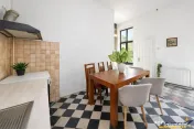 Apartament in vila cu amprenta istorica,180mp,gradina,pod,Ce