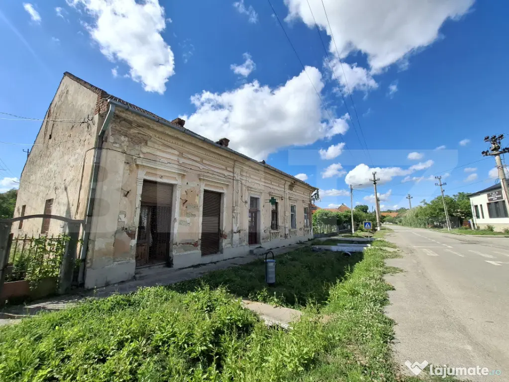Spațiu comercial de vanzare,244mp,zona de centru in Ardud