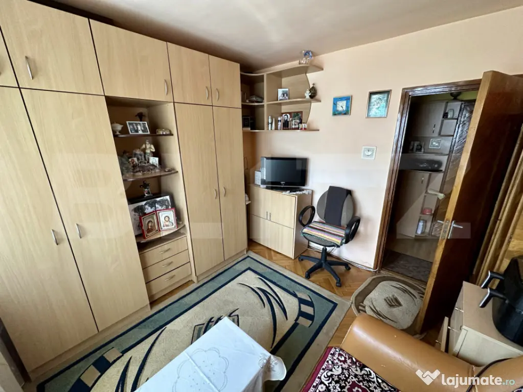 Apartament 2 camere decomandate, potențial excelent, zona