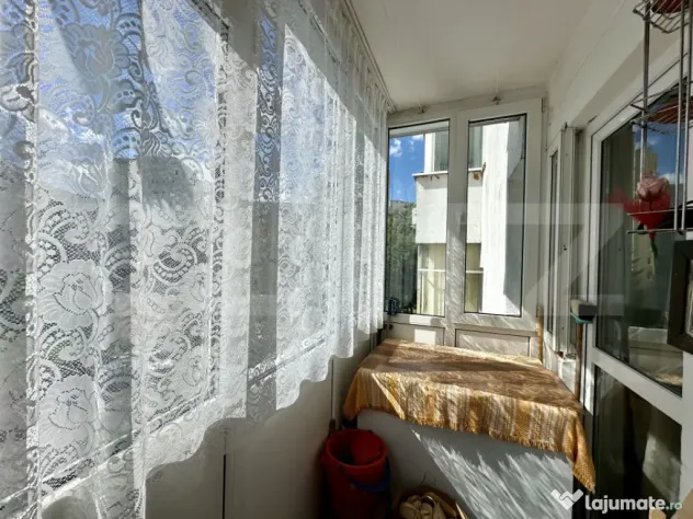 Apartament 2 camere decomandate, potențial excelent, zona