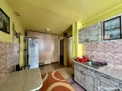 Apartament 2 camere decomandate, potențial excelent, zona